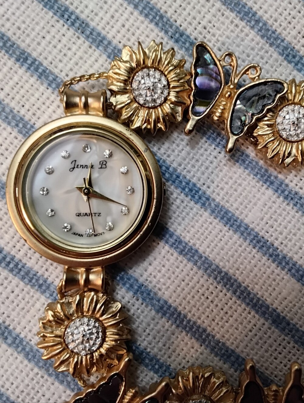 3956 Jenny Be Gold Tone Butterfly & Sunflower Bracelet Watch, 9", New Battery. - Picture 6 of 6